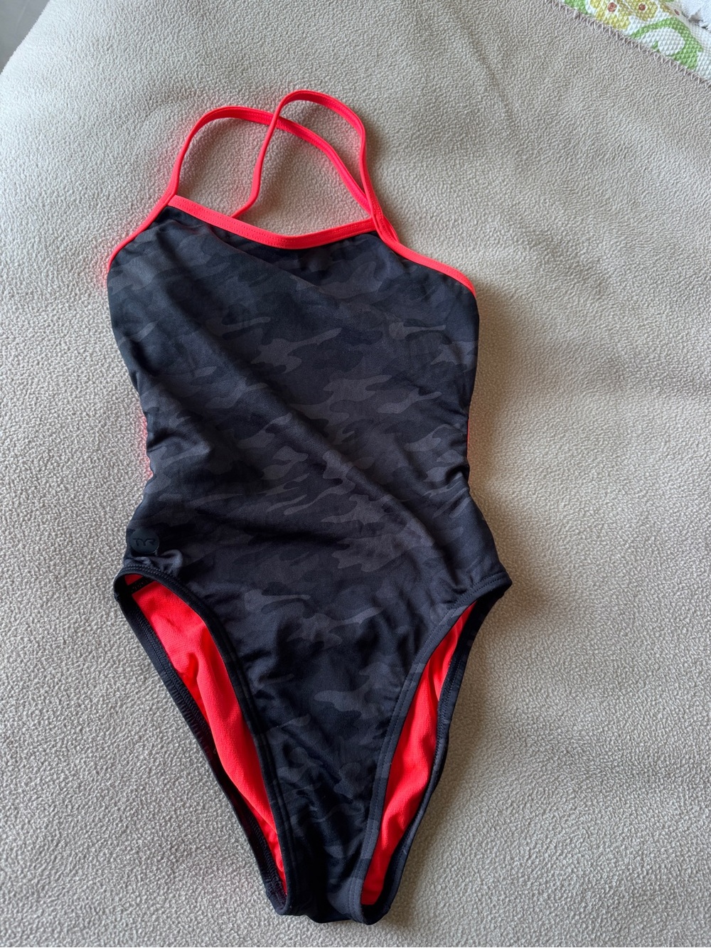 TYR women’s Durafast Elite Trinityfit 1-Piece Swimsuit Size 26 Black Camo Neon